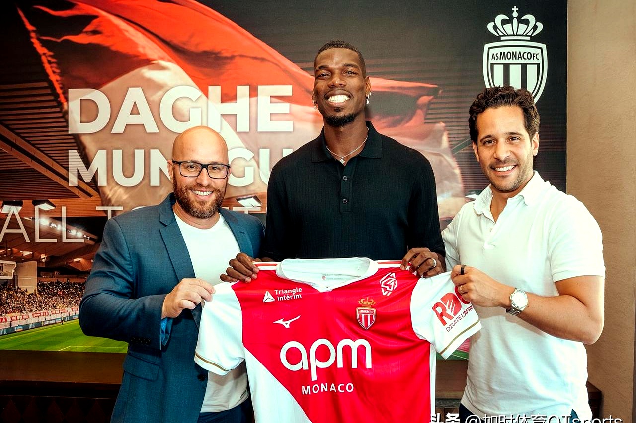 关于法国杯转会期再迎强敌，曼联造点机会，主帅态度——话题不断，阵容厚度经受考验的信息